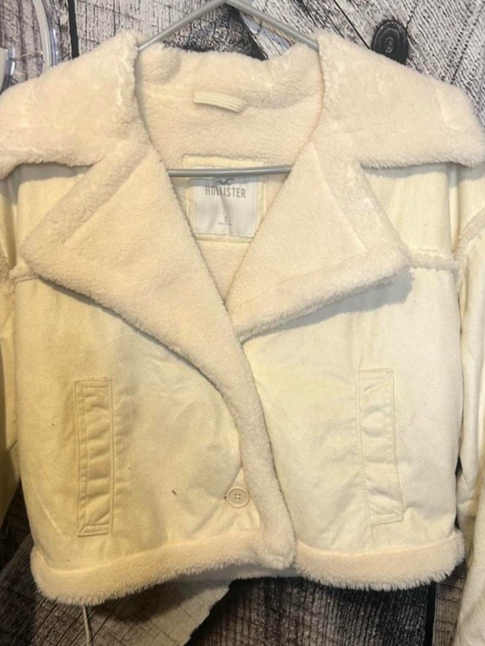 Hollister Cream Sherpa Cropped Jacket